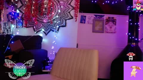 Cassie online show from October 3, 7:27 am