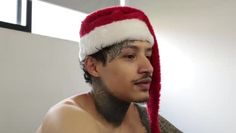 Snapshot of trieone chatting on December 24, 9:55 pm - trieone online show from December 24, 9:55 pm