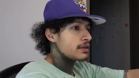 - trieone online show from February 22, 11:03 pm