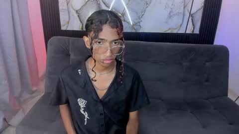 Snapshot of triiangel_latinboy chatting on May 20, 12:33 pm Johan online show from May 20, 12:33 pm