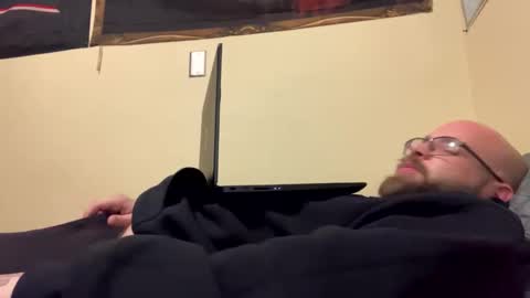 triller402 online show from January 11, 9:03 am