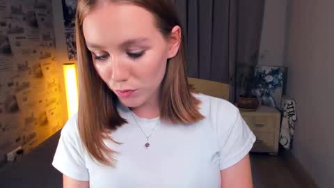 Snapshot of trinahillier chatting on October 13, 6:41 pm Bubbles online show from October 13, 6:41 pm
