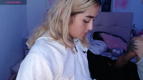 Snapshot of trinitych_ chatting on April 2, 4:43 am trinitych_ online show from April 2, 4:43 am