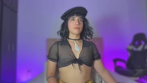 Snapshot of trinydoll chatting on April 10, 1:05 pm Triny online show from April 10, 1:05 pm