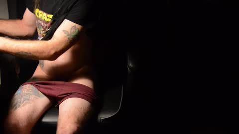 Snapshot of tripstocum chatting on November 11, 12:32 am FluideAmer online show from November 11, 12:32 am