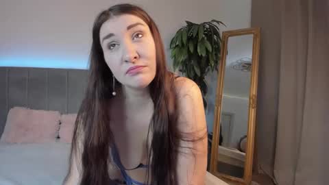 Mia online show from October 7, 6:10 am