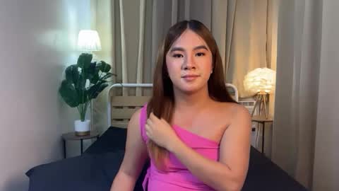 trishahotfucker26 online show from October 5, 9:45 pm