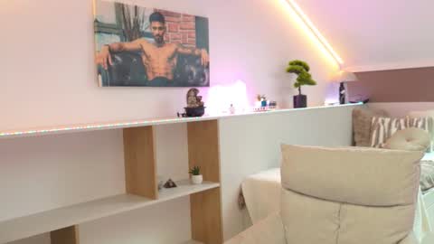 Trystan Grey online show from February 13, 7:15 am