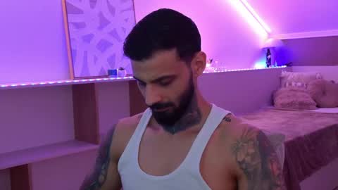 Trystan Grey online show from April 3, 6:33 am