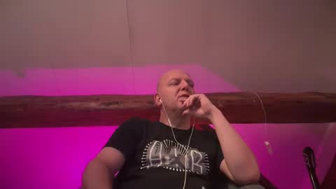 Snapshot of tritonspace chatting on April 14, 2:50 am Triton online show from April 14, 2:50 am