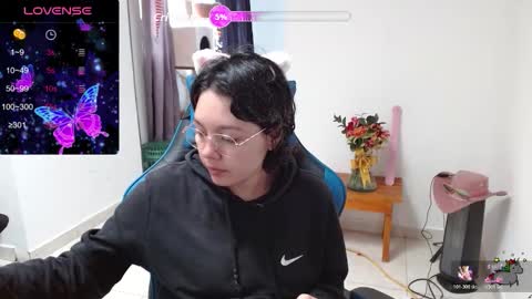 Snapshot of trixie_tangg chatting on February 24, 7:12 pm Kitty online show from February 24, 7:12 pm