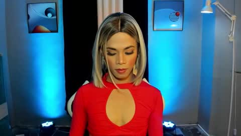 Snapshot of trixilynemondragon chatting on January 13, 6:40 am Alvin and Justine online show from January 13, 6:40 am