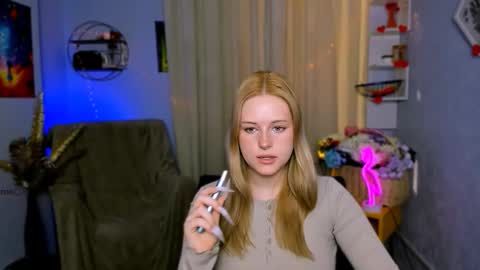 Trixy online show from March 13, 1:18 pm