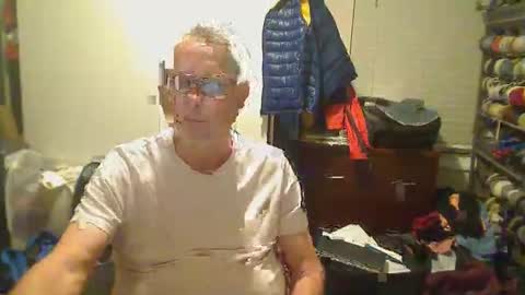 Snapshot of troffer1020 chatting on February 19, 1:56 am Troffer online show from February 19, 1:56 am