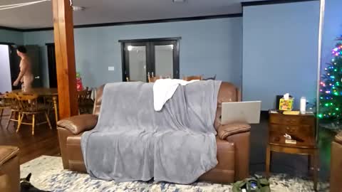 trojanswingers online show from November 28, 5:43 am