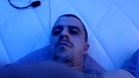 Snapshot of tronadamant chatting on October 26, 11:27 am Adidas online show from October 26, 11:27 am