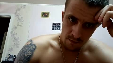 Snapshot of tronadamant chatting on November 8, 9:35 pm Adidas online show from November 8, 9:35 pm