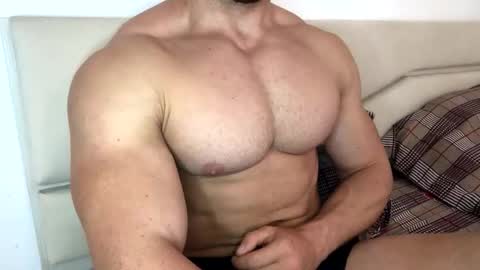 Troncq online show from September 18, 7:10 am