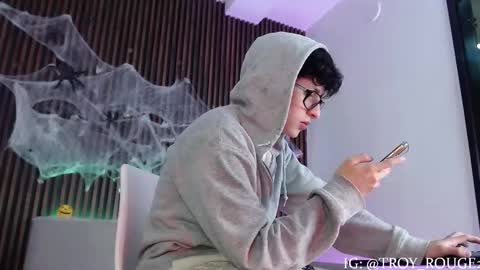 Troy online show from October 18, 6:52 pm