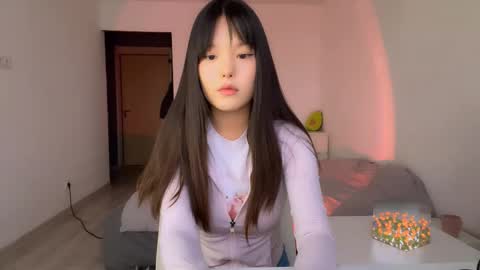 Yumi  online show from October 28, 1:25 pm