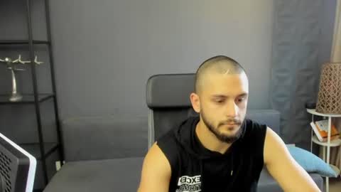 TroyWade online show from June 14, 4:25 am