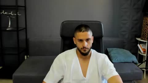 Snapshot of troywade chatting on June 28, 4:18 am TroyWade online show from June 28, 4:18 am