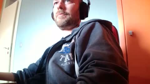 Snapshot of truble1 chatting on February 16, 11:39 am eros online show from February 16, 11:39 am