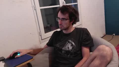 Snapshot of trucdeoufouf chatting on January 18, 2:33 pm trucdeoufouf online show from January 18, 2:33 pm