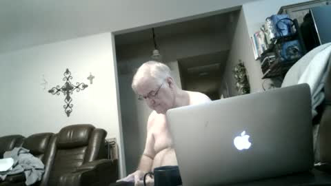 Snapshot of trucker63249 chatting on February 10, 12:08 pm trucker63249 online show from February 10, 12:08 pm