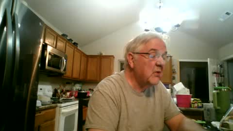 Snapshot of trucker63249 chatting on February 11, 12:59 am trucker63249 online show from February 11, 12:59 am