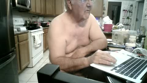 Snapshot of trucker63249 chatting on February 15, 3:31 am trucker63249 online show from February 15, 3:31 am