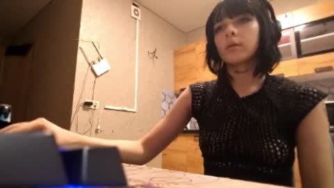 Poly online show from January 5, 5:27 pm