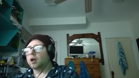 Snapshot of true_manofworth chatting on December 3, 5:53 am HandicappedLaugher online show from December 3, 5:53 am
