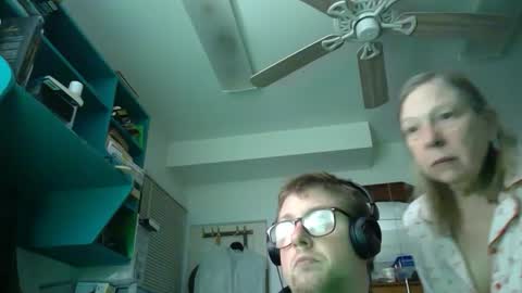 Snapshot of true_manofworth chatting on December 4, 1:47 am HandicappedLaugher online show from December 4, 1:47 am