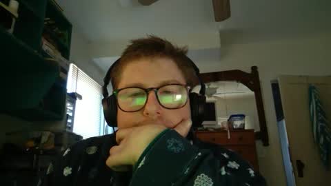 Snapshot of true_manofworth chatting on December 6, 7:01 pm HandicappedLaugher online show from December 6, 7:01 pm
