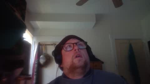 Snapshot of true_manofworth chatting on October 17, 6:32 pm HandicappedLaugher online show from October 17, 6:32 pm