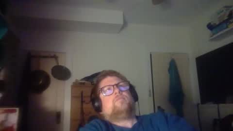 Snapshot of true_manofworth chatting on October 21, 2:56 am HandicappedLaugher online show from October 21, 2:56 am