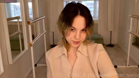 Snapshot of true_voice chatting on April 18, 12:31 pm Emma online show from April 18, 12:31 pm