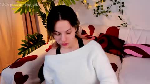 Snapshot of true_voice chatting on May 24, 5:23 am Emma online show from May 24, 5:23 am