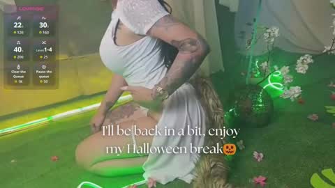 Snapshot of truelove_art chatting on October 10, 11:53 am online show from October 10, 11:53 am