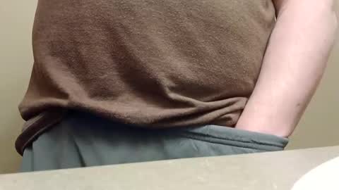 Snapshot of trukytom6969 chatting on March 5, 7:37 am trukytom6969 online show from March 5, 7:37 am