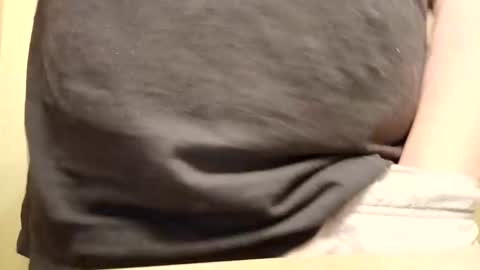 Snapshot of trukytom6969 chatting on March 30, 8:26 am trukytom6969 online show from March 30, 8:26 am