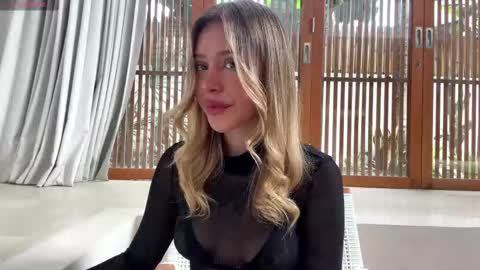 Mia online show from March 27, 5:13 am