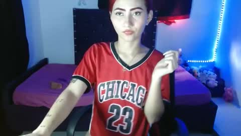 Snapshot of trululuygomitas chatting on November 12, 6:19 pm trululuygomitas online show from November 12, 6:19 pm
