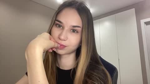 Snapshot of tryme_muse chatting on December 4, 5:21 pm tryme_muse online show from December 4, 5:21 pm