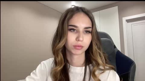 Snapshot of tryme_muse chatting on December 13, 7:53 pm tryme_muse online show from December 13, 7:53 pm