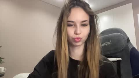 Snapshot of tryme_muse chatting on December 22, 5:10 pm tryme_muse online show from December 22, 5:10 pm