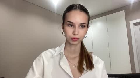 Snapshot of tryme_muse chatting on January 9, 5:04 pm tryme_muse online show from January 9, 5:04 pm