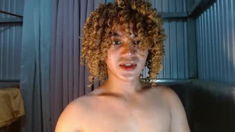 Snapshot of ts_afamhunterxx chatting on May 24, 12:59 am Goddess Mira online show from May 24, 12:59 am