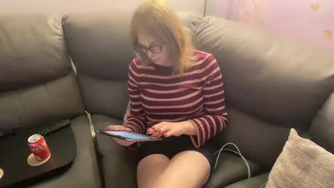 Snapshot of ts_hunnibunn chatting on March 2, 8:26 pm Hunnibun online show from March 2, 8:26 pm